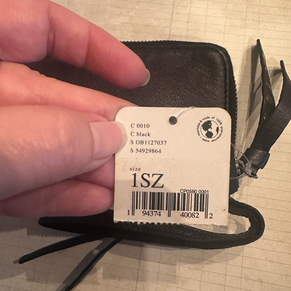 Free People Distressed Wallet - Picture 5 of 6